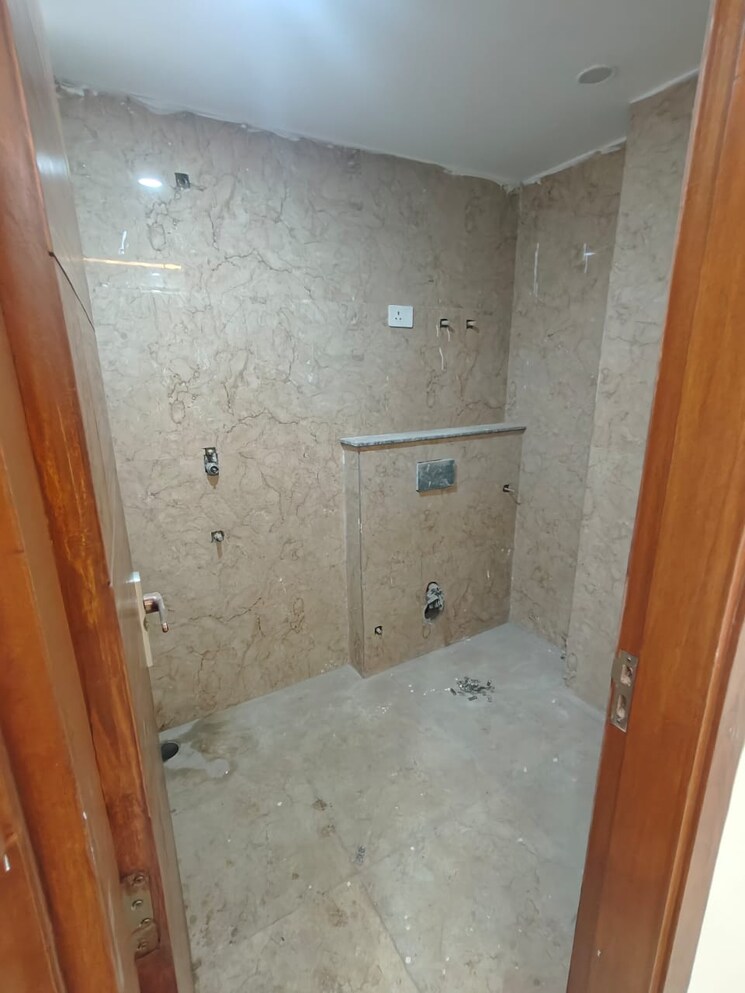 Bathroom, tata-primanti-executive-apartments 4 Bedroom 3850 Sq.Ft. Apartment In Sector 72 Gurgaon 8400836