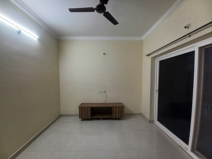 Room, kondapur 3 Bedroom 1500 Sq.Ft. Apartment In Kondapur Hyderabad 8400815