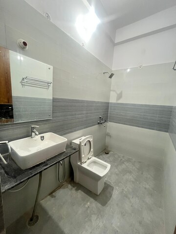 Bathroom in 2 BHK Builder Floor at DLF Vibhuti Khand, Gomti Nagar – for Rent