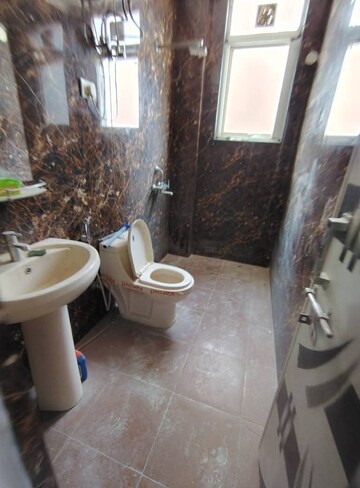Attached Bathroom in 3 BHK Builder Floor at Sector 7 – for Rent