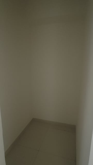 Room in 2 BHK Apartment at Lodha Amara, Kolshet Road – for Rent