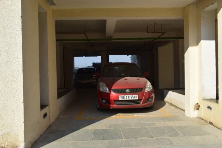  Parking, emaar-gurgaon-greens 3 Bedroom 1650 Sq.Ft. Apartment In Sector 102 Gurgaon 8400981