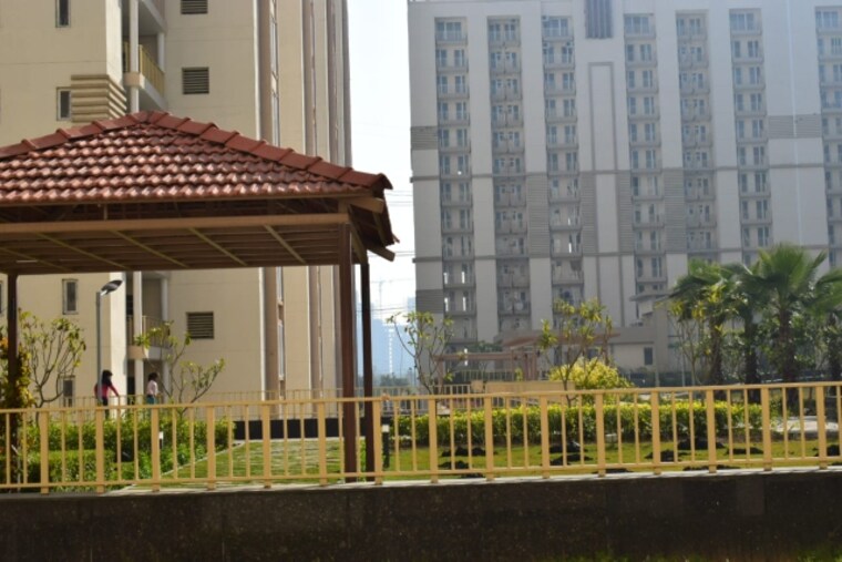 Balcony, emaar-gurgaon-greens 3 Bedroom 1650 Sq.Ft. Apartment In Sector 102 Gurgaon 8400981