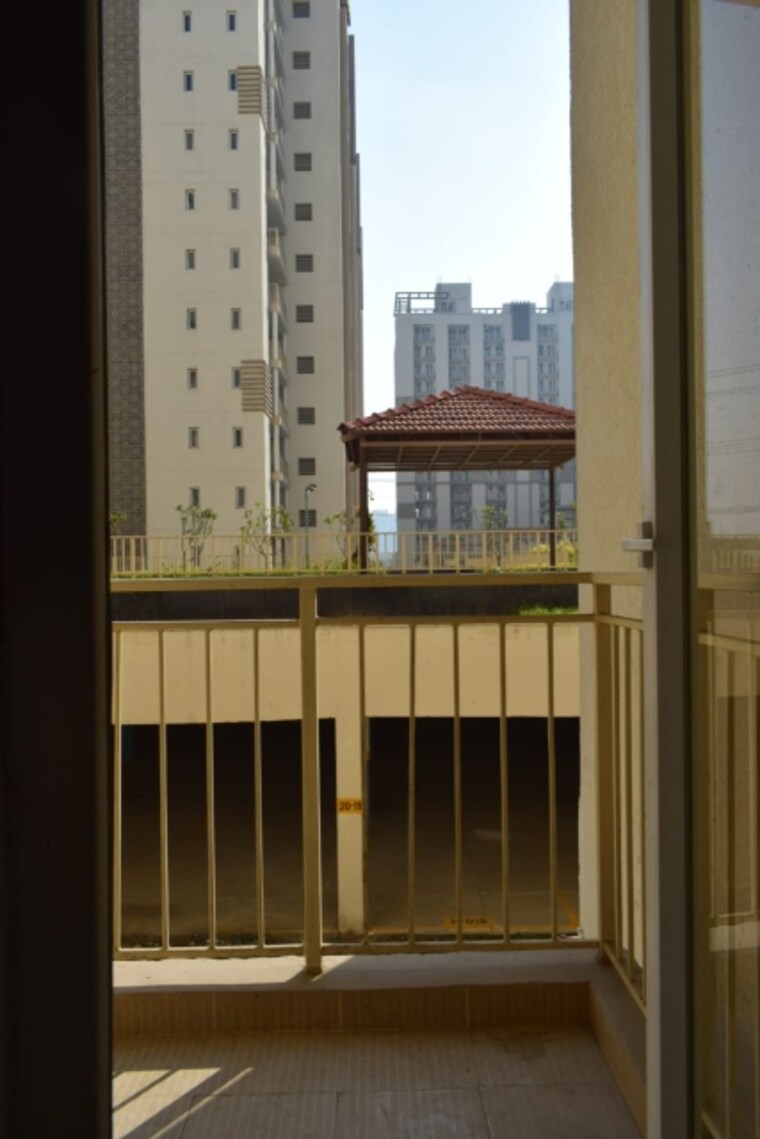 Balcony, emaar-gurgaon-greens 3 Bedroom 1650 Sq.Ft. Apartment In Sector 102 Gurgaon 8400981