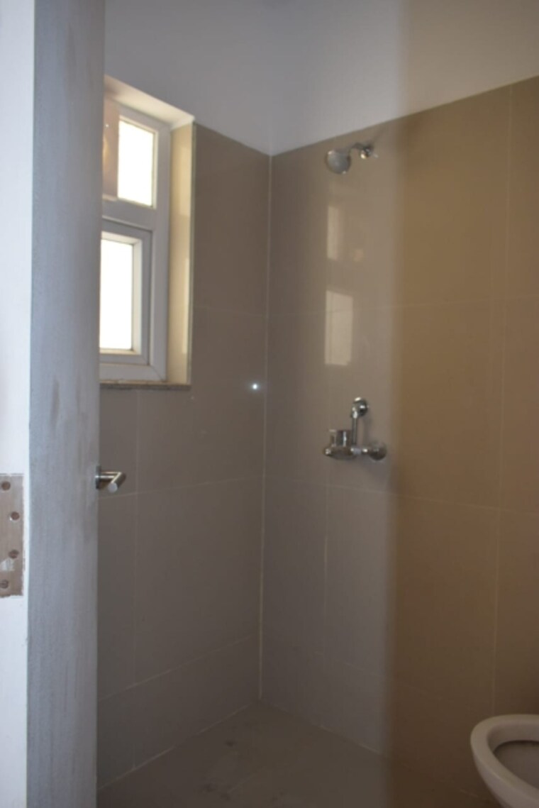 Bathroom, emaar-gurgaon-greens 3 Bedroom 1650 Sq.Ft. Apartment In Sector 102 Gurgaon 8400981