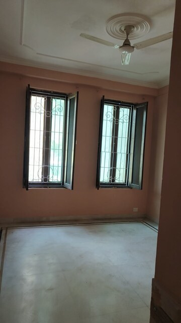 Room in 3 BHK Builder Floor at SS Mayfield Gardens, Sector 51 – for Rent