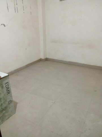 Room in 3 BHK Builder Floor at Paryavaran Complex – for Rent