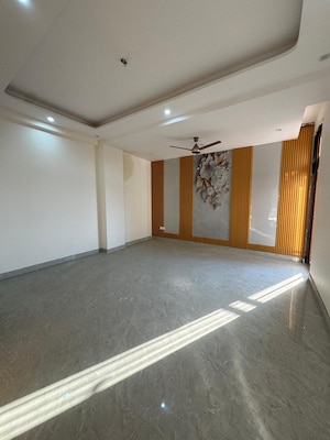 Bedroom in 2 BHK Builder Floor at Sahastradhara Road – for Sale