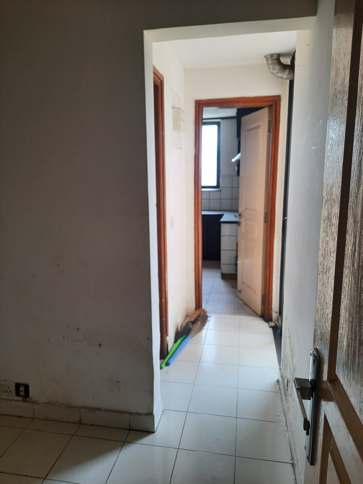 Kitchen, unitech-uniworld-gardens 4 Bedroom 2416 Sq.Ft. Apartment In Sector 47 Gurgaon 8401213