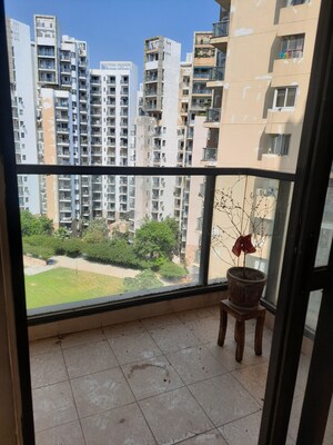 Master Plan in 4 BHK Apartment at Unitech Uniworld Gardens, Sector 47 – for Sale
