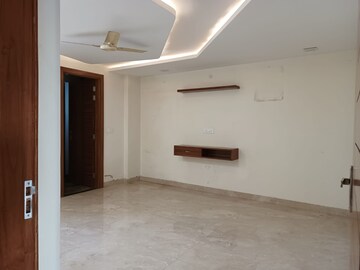 Room in 2 BHK Apartment at RPS Palm Drive, Sector 88 – for Rent