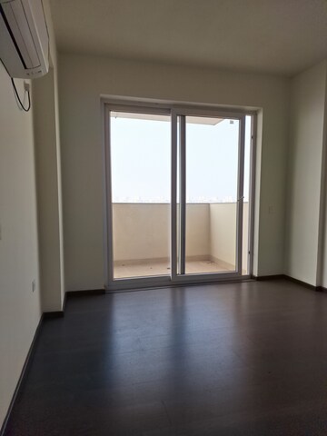 Room in 3 BHK Apartment at Sector 37d – for Sale