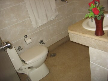 Bathroom in 2 BHK Builder Floor at Sector 43 – for Rent