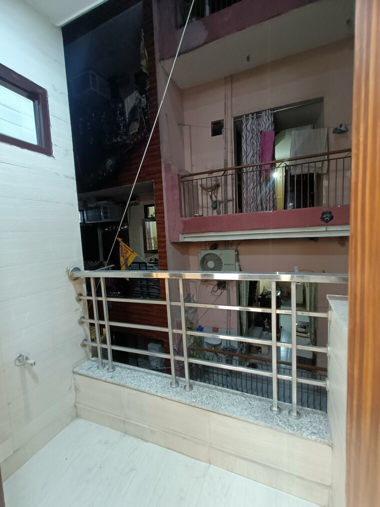 Balcony, uttam nagar west 2 Bedroom 60 Sq.Yd. Builder Floor In Uttam Nagar West Delhi 8401374