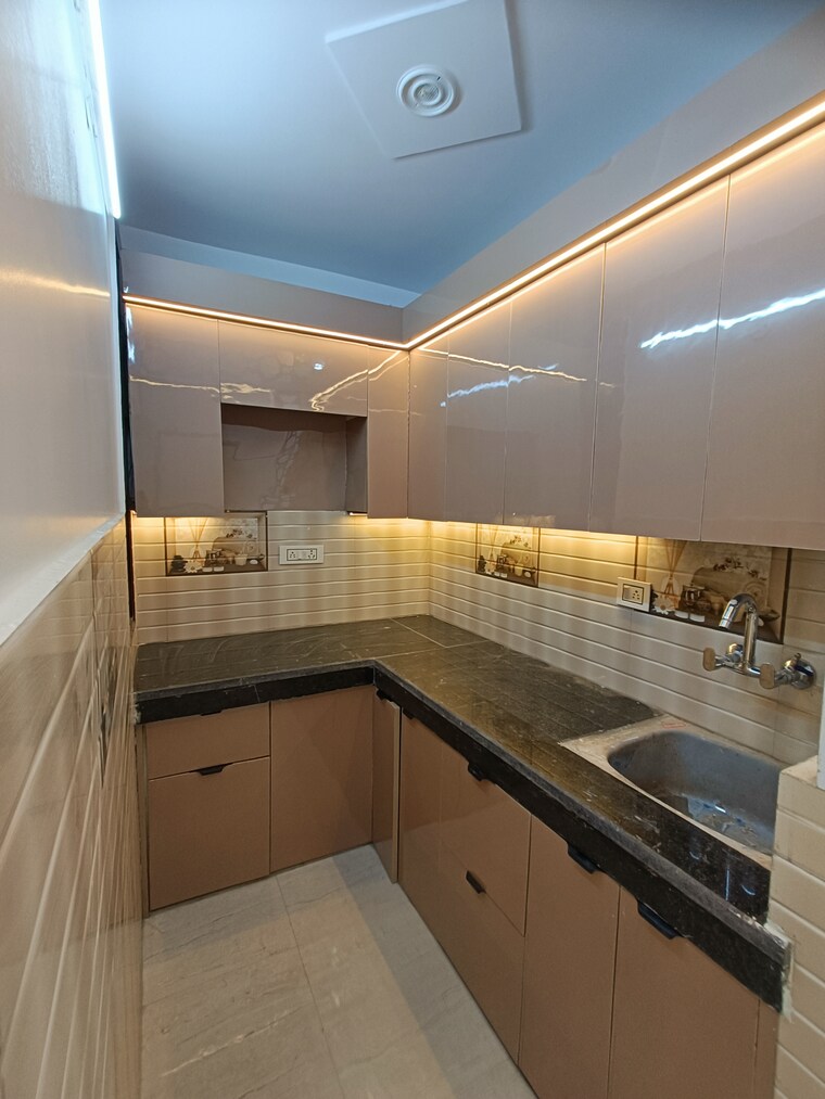 Kitchen, uttam nagar west 2 Bedroom 60 Sq.Yd. Builder Floor In Uttam Nagar West Delhi 8401374