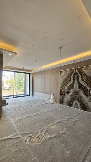 Parking in 3 BHK Builder Floor at AEZ Aloha, Sector 57 – for Sale