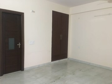 Room in 3 BHK Builder Floor at Sector 47 – for Rent