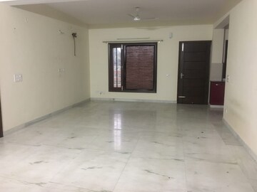Room in 3 BHK Builder Floor at Sector 47 – for Rent
