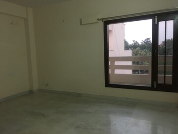 Room in 3 BHK Builder Floor at Sector 47 – for Rent
