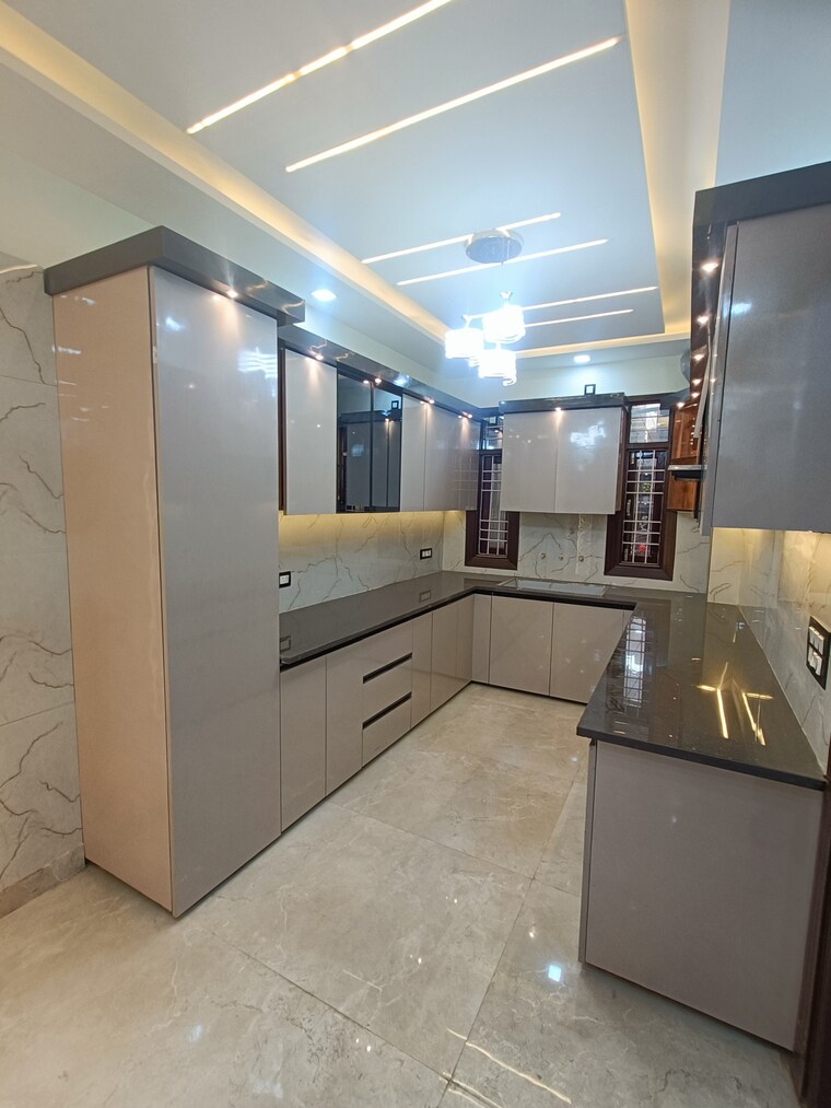 Kitchen, param puri 4 Bedroom 150 Sq.Yd. Builder Floor In Param Puri Delhi 8401450