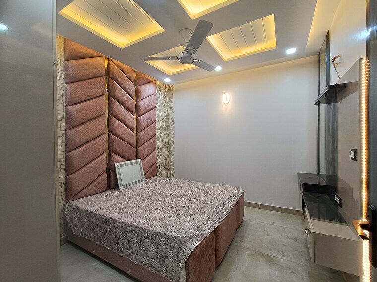 Bedroom, param puri 4 Bedroom 150 Sq.Yd. Builder Floor In Param Puri Delhi 8401450