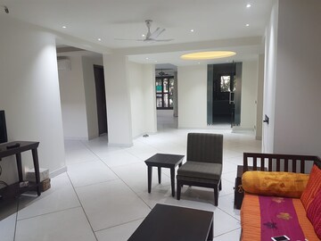 2 BHK Apartment For Sale in Husainabad