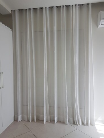 Room in 2 BHK Apartment at Husainabad – for Sale