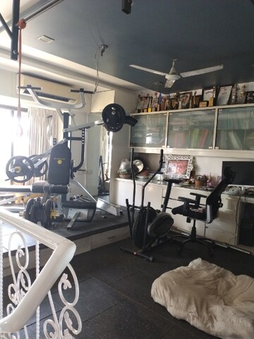 Gym in 4 BHK Apartment at Duplex Heights, Andheri West – for Rent