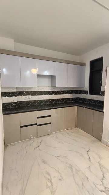 Kitchen in 4 BHK Builder Floor at Sector 73 – for Sale