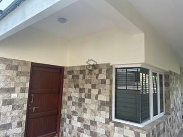 Room in 2 BHK Builder Floor at Hsr Layout – for Rent