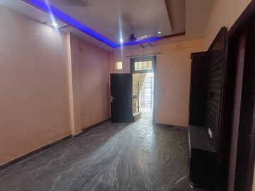 Bedroom in 3 BHK Apartment at Dilshad Garden – for Rent