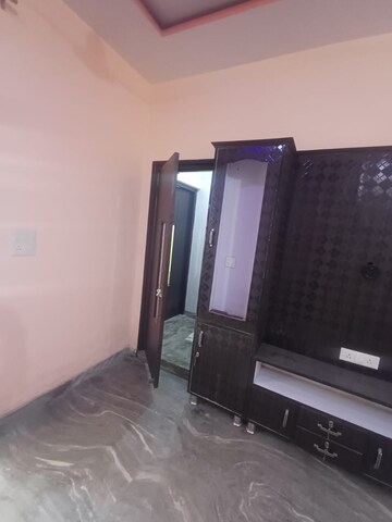 Living Room in 3 BHK Apartment at Dilshad Garden – for Rent