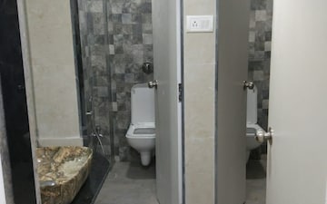 Washroom in Office Space at Andheri East – for Rent
