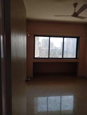 Room in 2 BHK Apartment at Mohini Grace CHS, Andheri West – for Rent