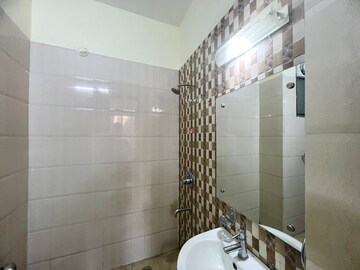 Bathroom in 3 BHK Builder Floor at Sector 40 – for Rent