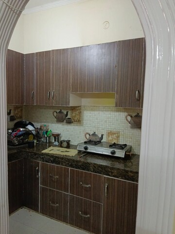 Kitchen in 2 BHK Builder Floor at Sector 40 – for Rent