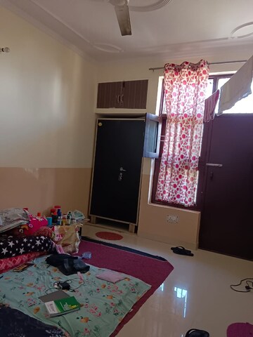 Living Room in 2 BHK Builder Floor at Sector 40 – for Rent