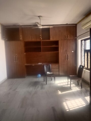 Living Room in 2 BHK Builder Floor at Sector 40 – for Rent