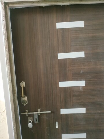 Furnished Amenities in 1 BHK Apartment at Dilshad Garden – for Rent