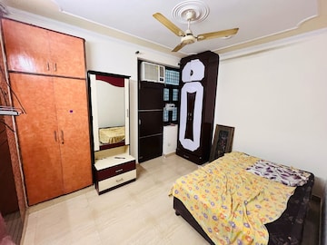 Bedroom in 1 BHK Builder Floor at Sector 40 – for Rent