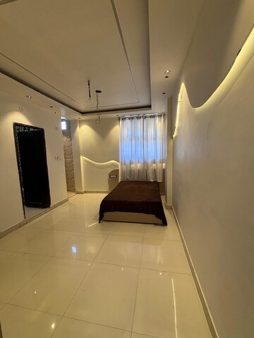 Building Lobby in 1 RK Builder Floor at Mayur Vihar Phase 1 – for Rent