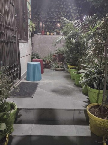 Balcony in 3 BHK Builder Floor at Unitech South City 1, South City 1 – for Rent