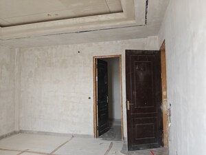 Room in 5 BHK Villa at Sarsawan – for Sale