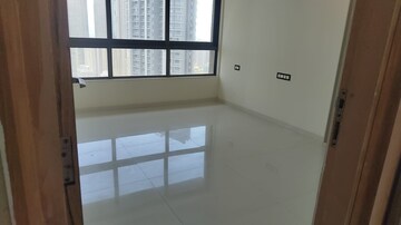 Room in 3 BHK Apartment at Lotus Sky Garden, Malad West – for Rent