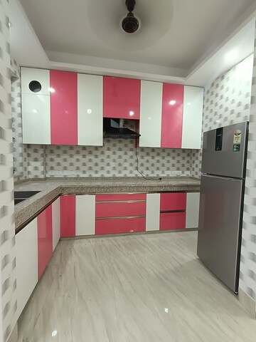 Kitchen in 3 BHK Builder Floor at Sector 27 – for Rent