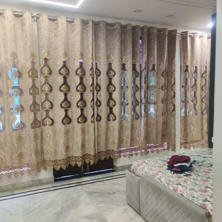 Bedroom, sector 30 6+ Bedroom 312 Sq.Mt. Independent House In Sector 30 Noida 8402034