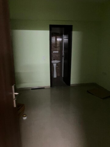 Room in 2 BHK Apartment at Nirala Estate, Tech Zone 4 Greater Noida – for Rent
