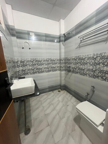 Bathroom in 2 BHK Builder Floor at DLF Vibhuti Khand, Gomti Nagar – for Rent