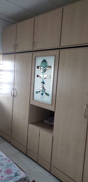 Room in 2 BHK Apartment at Malabar Hill – for Rent