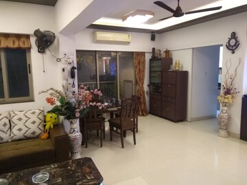 Living Room in 2.5 BHK Apartment at Bhayandarpada – for Rent